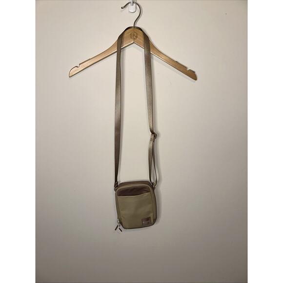 Lululemon Athletica Easy Access Crossbody Bag 1.5L - Tan Brown Combo Crossbody - Picture 3 of 5